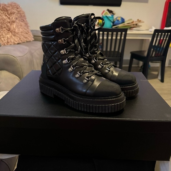 CHANEL Combat Calfskin Grosgrain Quilted Lace Up Boots Size 37 - Picture 8 of 17